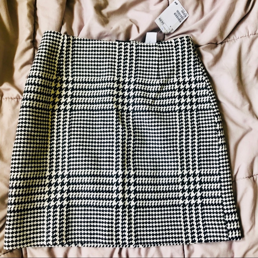 New with tags black and white skirt!